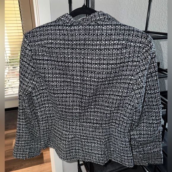 Dalia - Picture 4 of 4